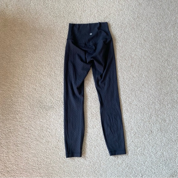 Lululemon 25” Align In Lattice Work Emboss Black - Picture 2 of 5